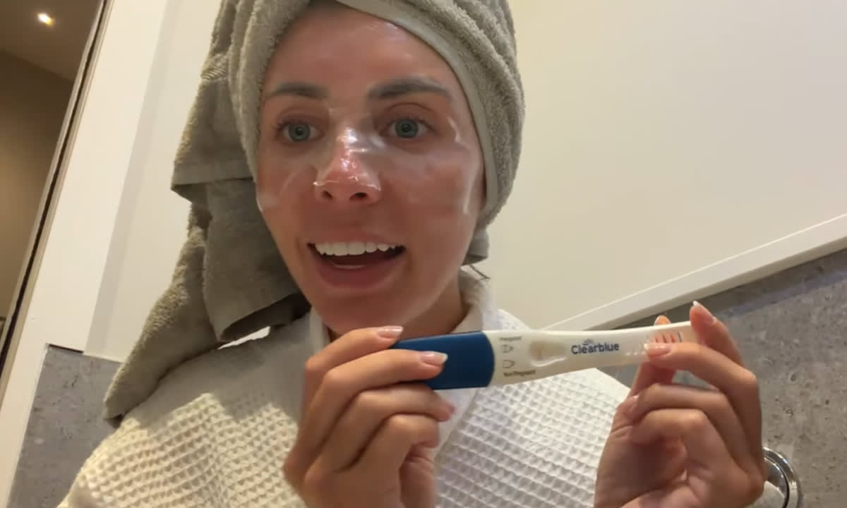 Bonnie Blue pregnancy update: Adult star whips off fake baby bump in