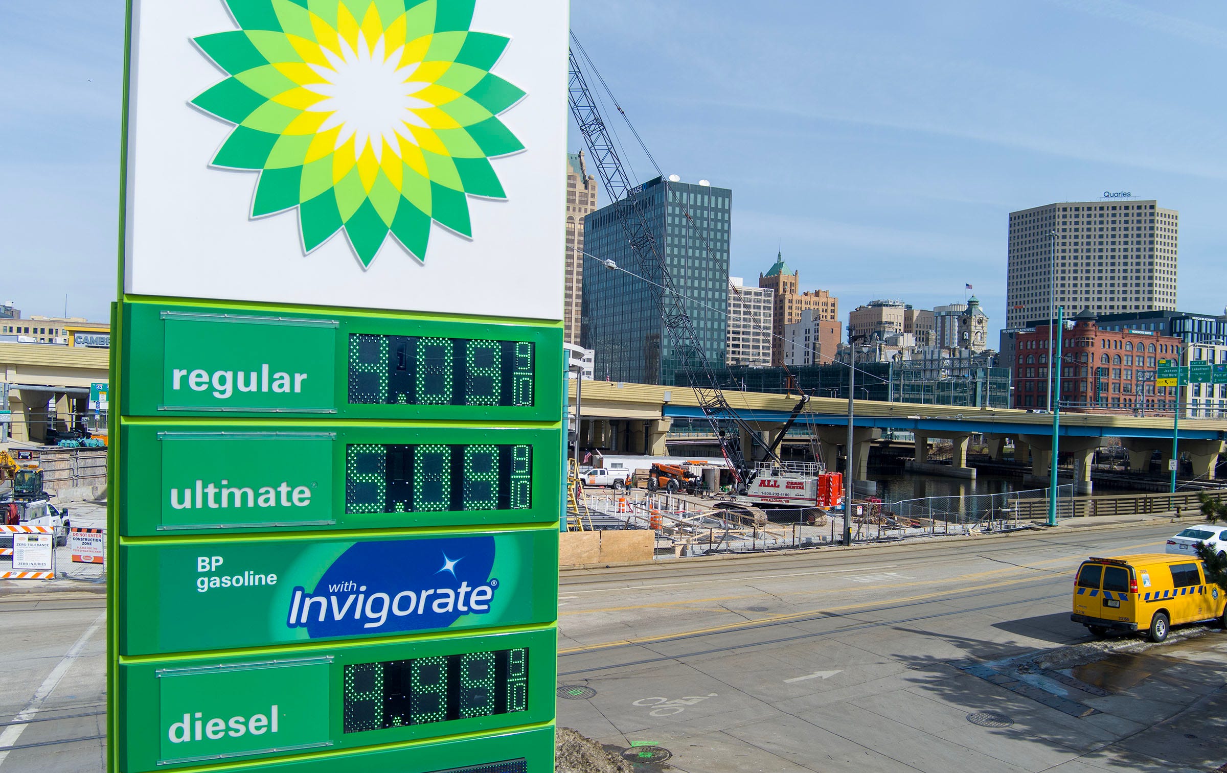 Gas prices keep climbing. Here's how to find the cheapest gas near you