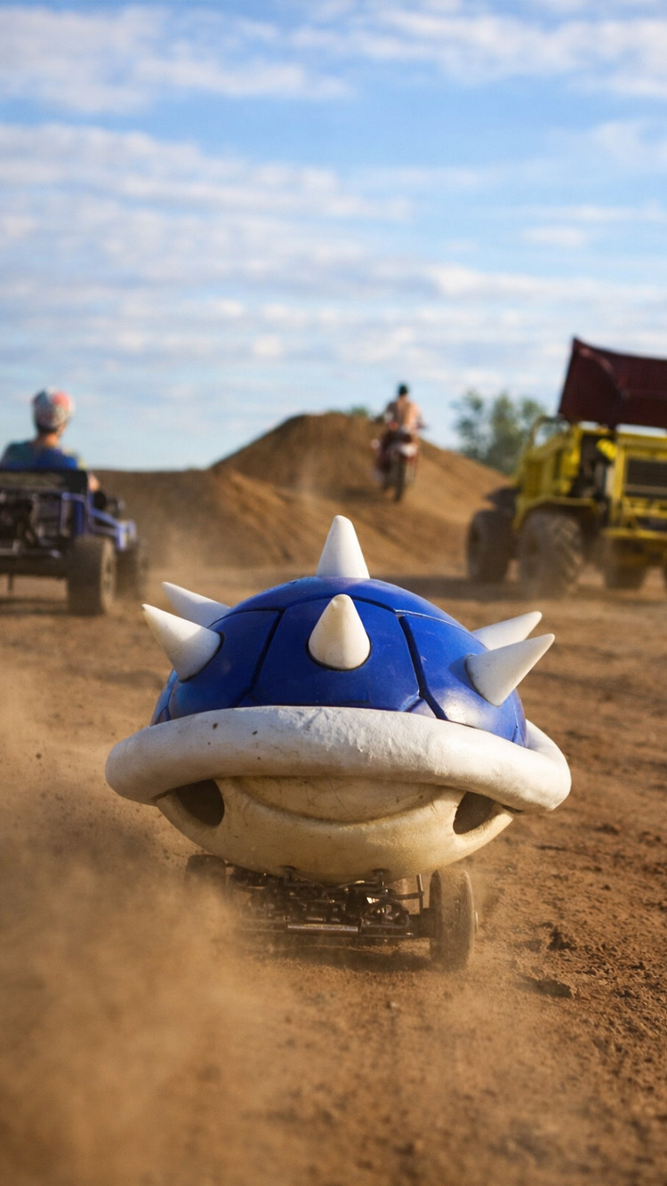 Construimos una concha azul de Mario Kart en la vida real