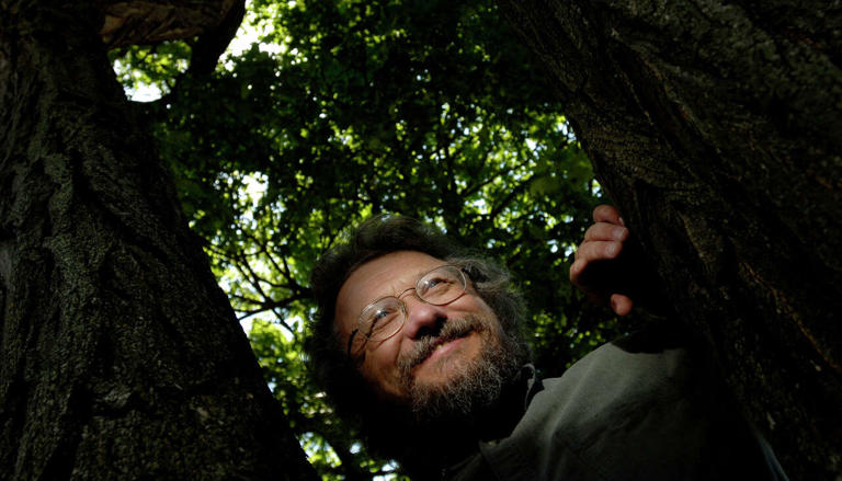 The man who made San Francisco's wild parrots famous dies at 74