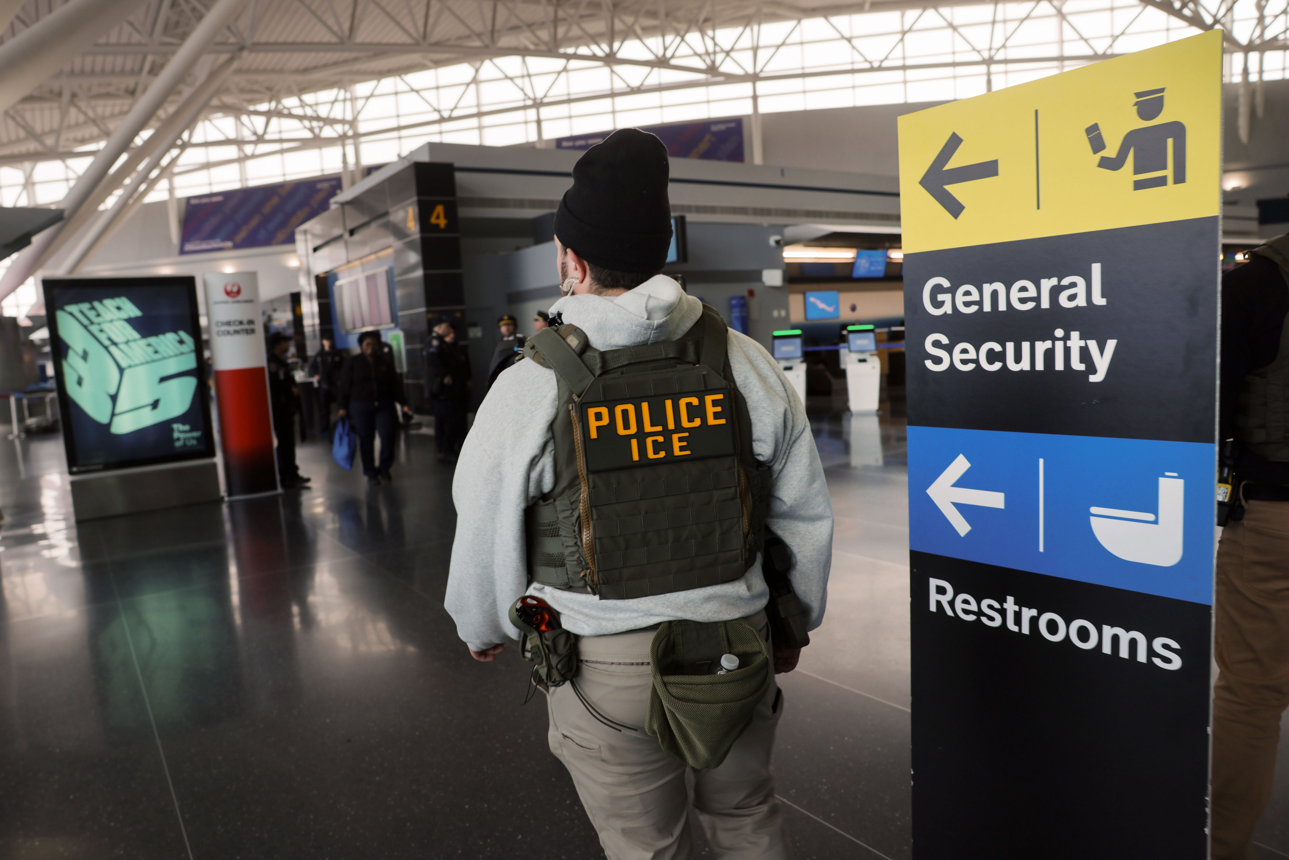 Fact check: Did ICE agents solve TSA problems in Minneapolis?