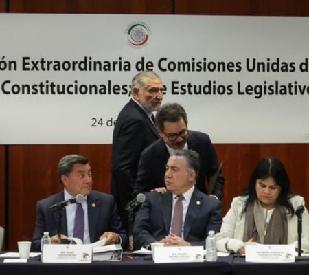 Sin el apoyo del PT, avanza en comisiones el Plan B de la reforma electoral