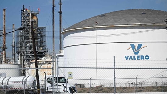 Port Arthur refinery explosion: Witnesses describe moment Valero plant ...