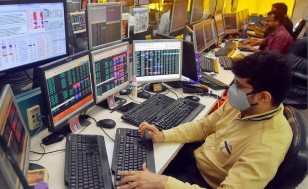 SIP returns turn negative amid Iran war: Should investors stay or opt out