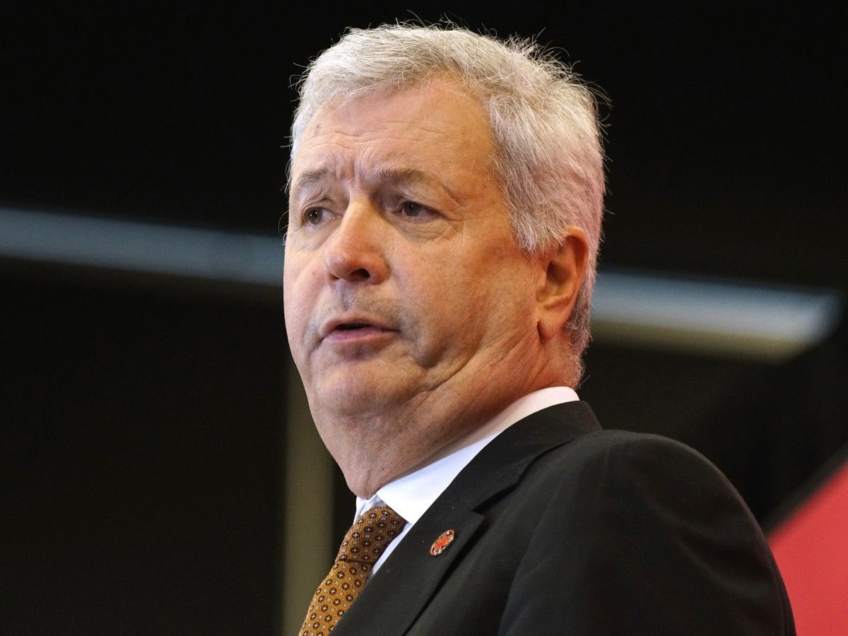 Ottawa summons Air Canada CEO over English-only video after fatal plane ...