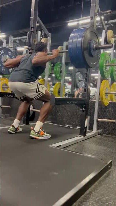 Vertical jump training & leg day workouts