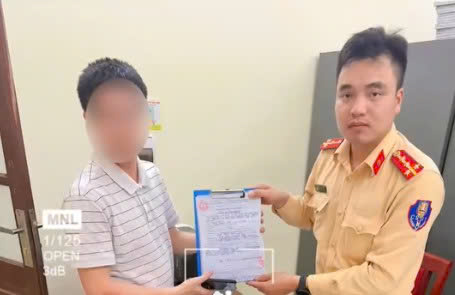 Xử lý xe gắn biển số không đúng đăng ký ở Hưng Yên