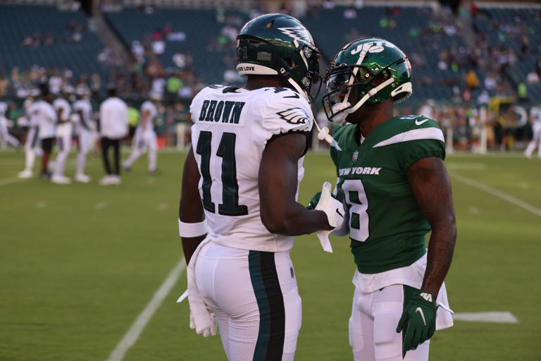 Eagles signing Elijah Moore to one-year contract that could offer AJ ...