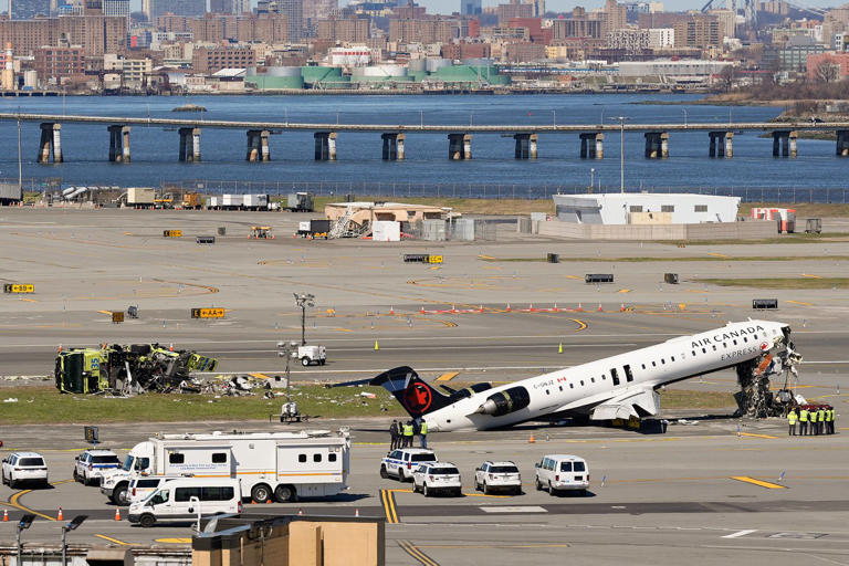US safety board says warning system didn't sound alarm before LaGuardia ...