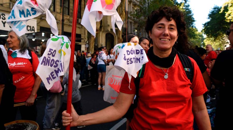 A 50 años del Golpe y con una Plaza de Mayo, comenzó el acto para ...