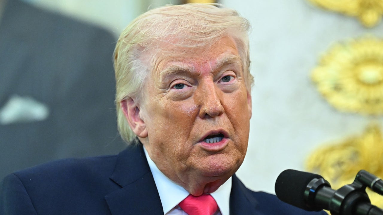 Trump says Iran gave US "a very big present worth a tremendous amount of money"<br><br>