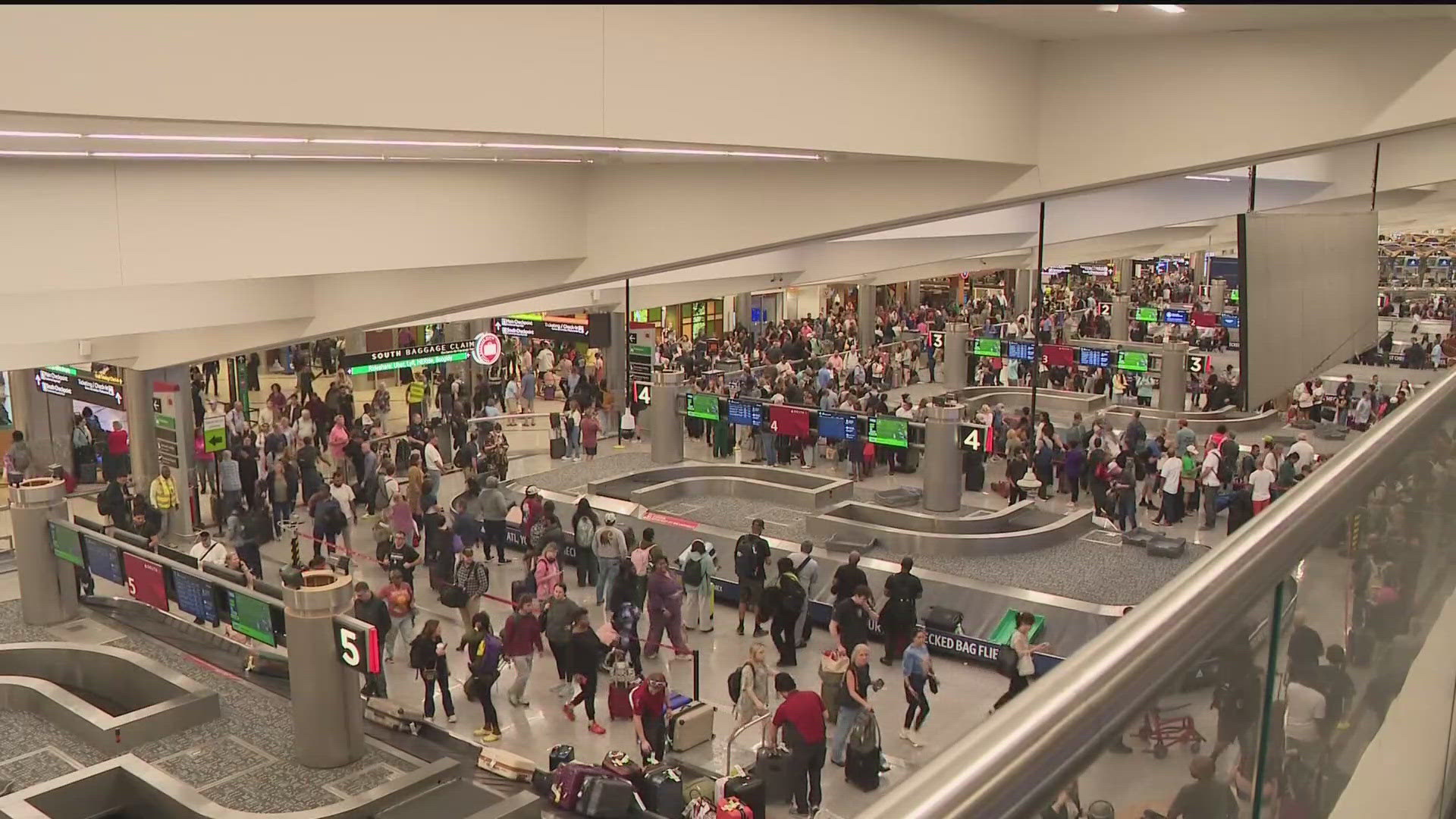 US Senators racing to proposal to end shutdown that is causing airport ...