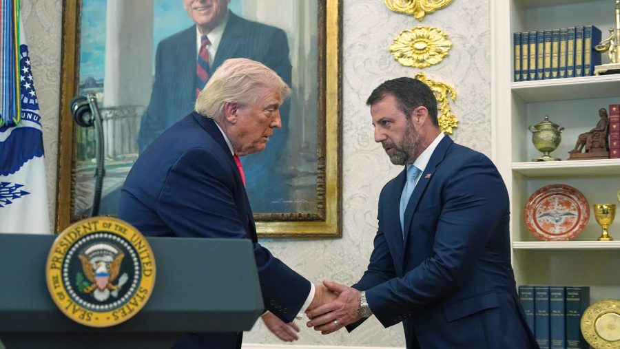 Live updates: Trump swears in Mullin; Democrats push back on DHS shutdown deal<br>