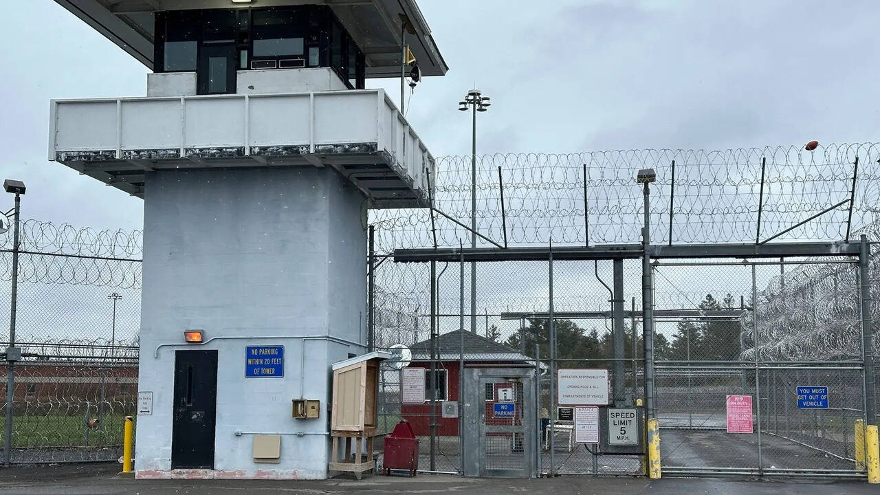 Former guard faces trial for inmate's fatal beating at New York prison