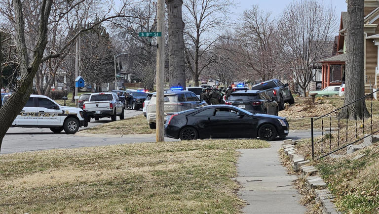 Standoff ends with arrest of Lincoln man wanted on felony warrants
