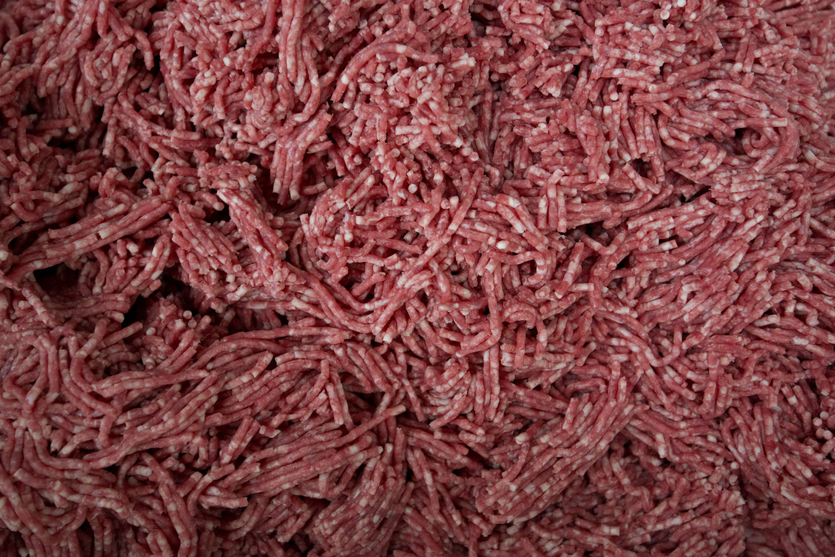 Ground beef alert issued in 6 states after contamination concerns