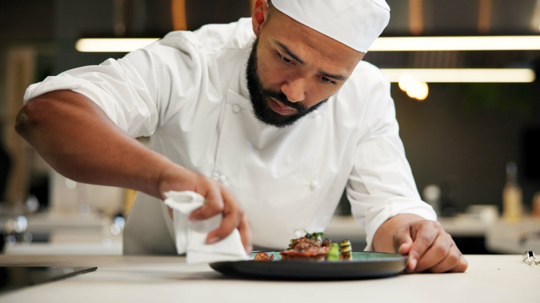 16 fine-dining dishes you should leave to the professionals, according ...
