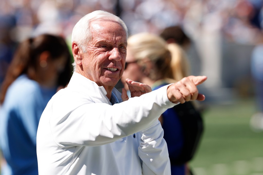 Roy Williams sends blunt message when asked about Hubert Davis<br><br>
