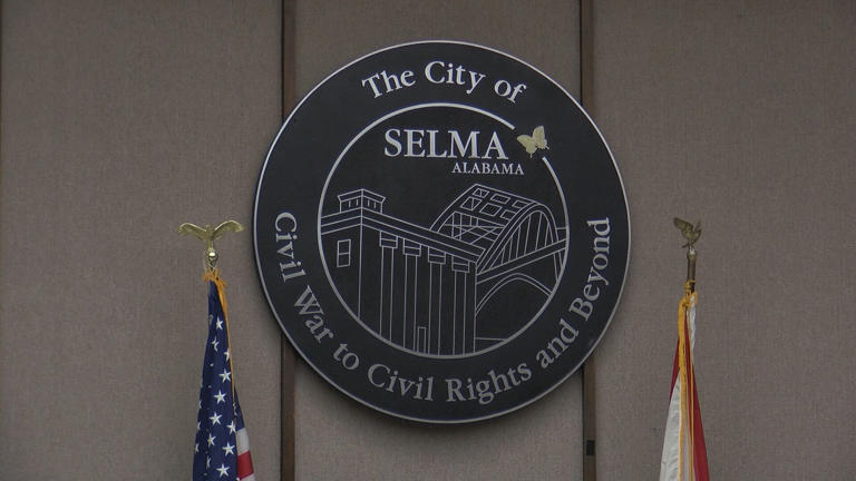 Selma police chief placed on administrative leave after council vote