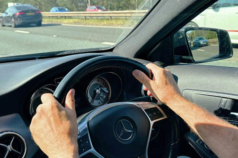 Drivers risk £200 fines for driving too slowly on UK motorways