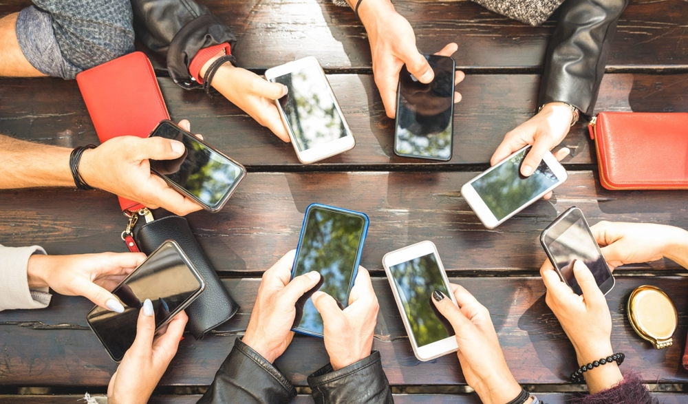 El scroll infinito de la antipolítica