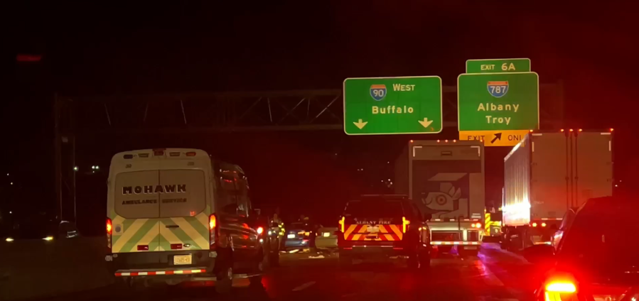 Multi-vehicle crash on I-90 near Exit 6A injured 5
