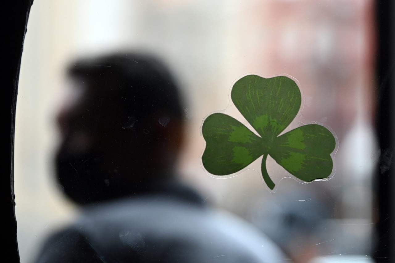 Ireland đi trên dây với 'bài toán ba lá' trong thập kỷ tới