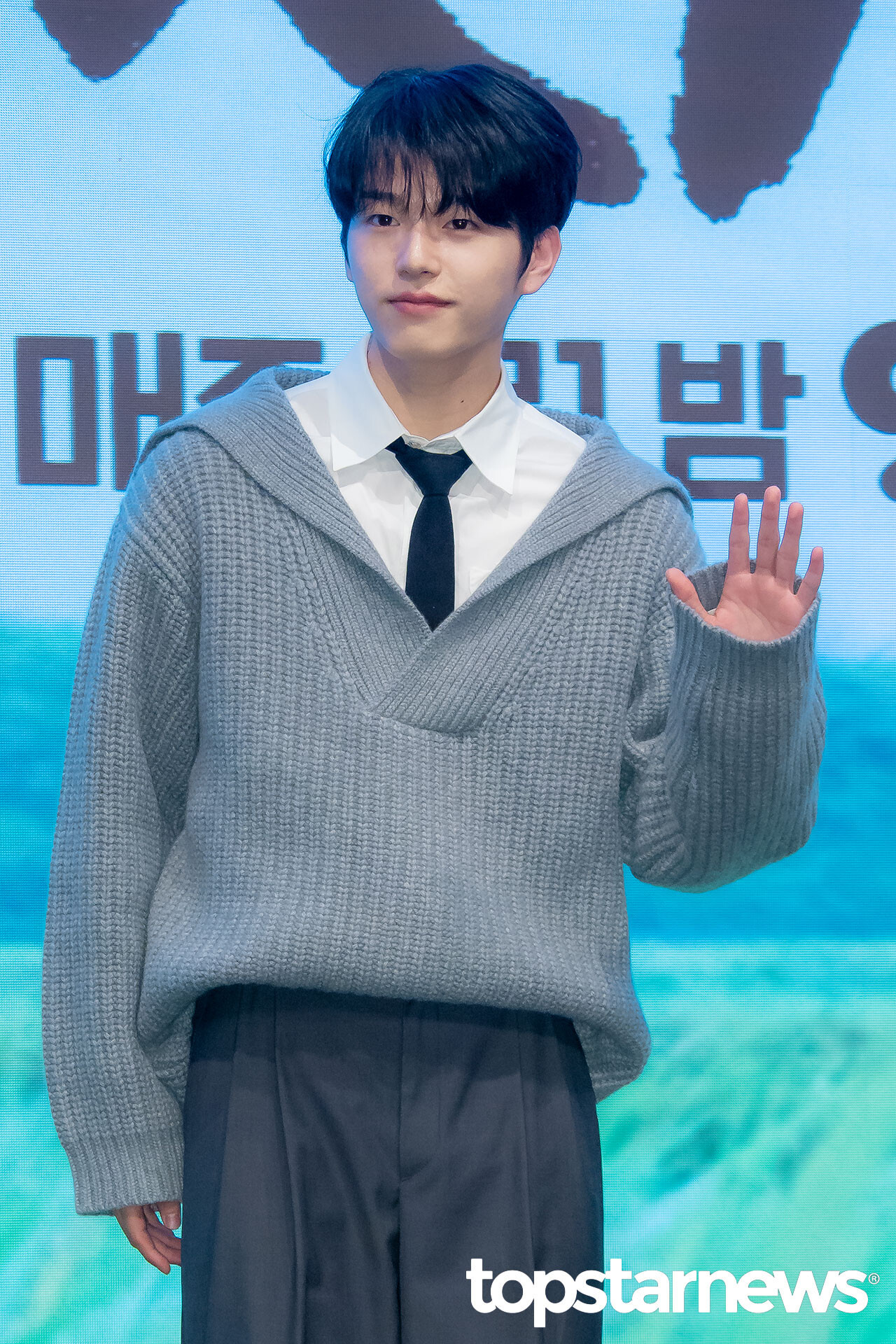[HD포토] 이진우, '훈훈한 손인사' (심우면 연리리 제작발표회)