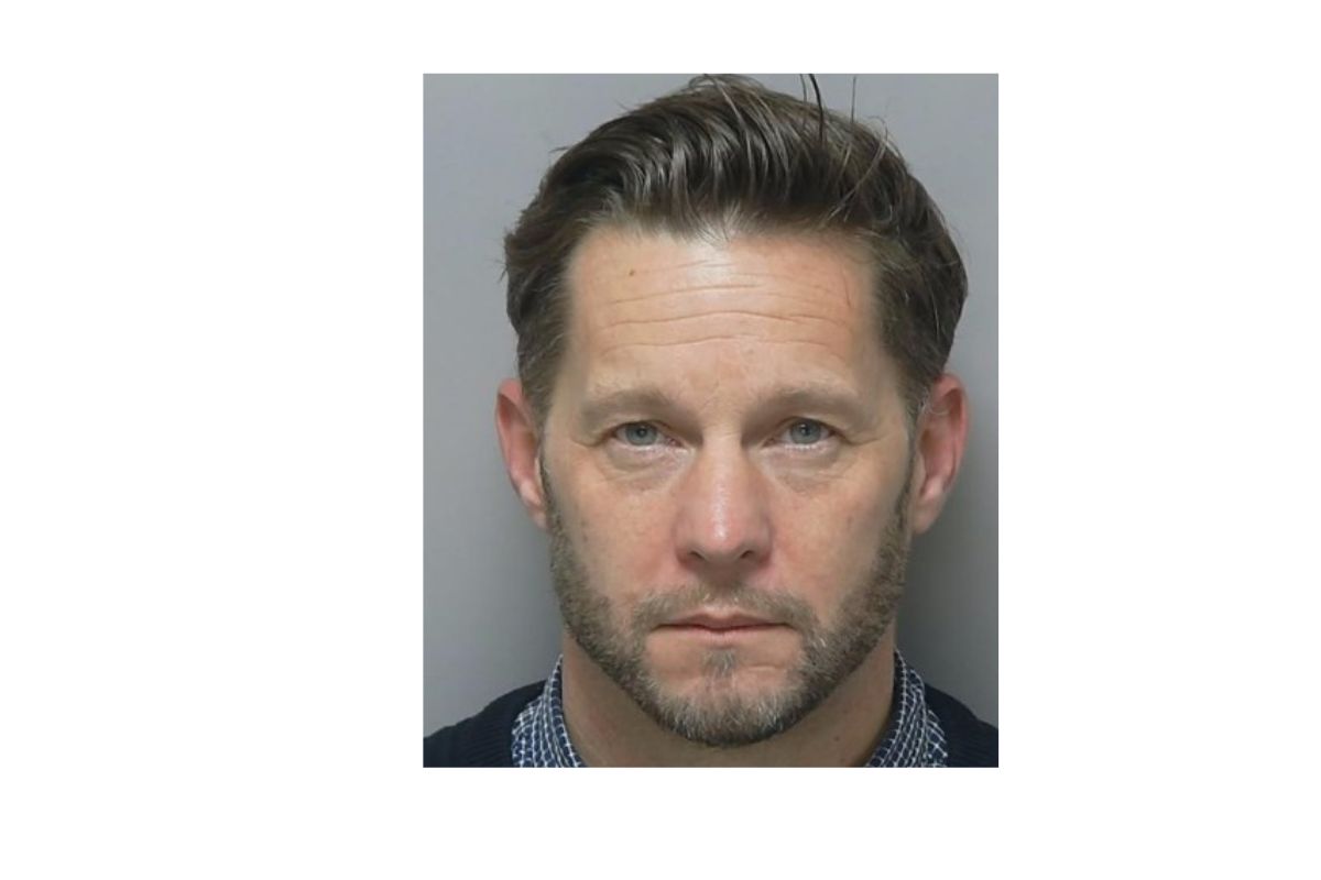 Police hunt for violent man wanted on recall to prison