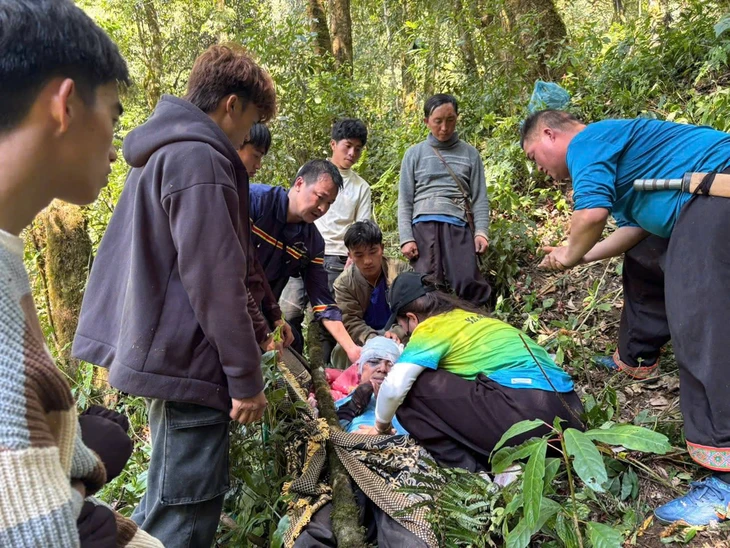 Băng rừng tìm kiếm, cứu hai vận động viên bị lạc đường trong giải chạy địa hình ở Sơn La