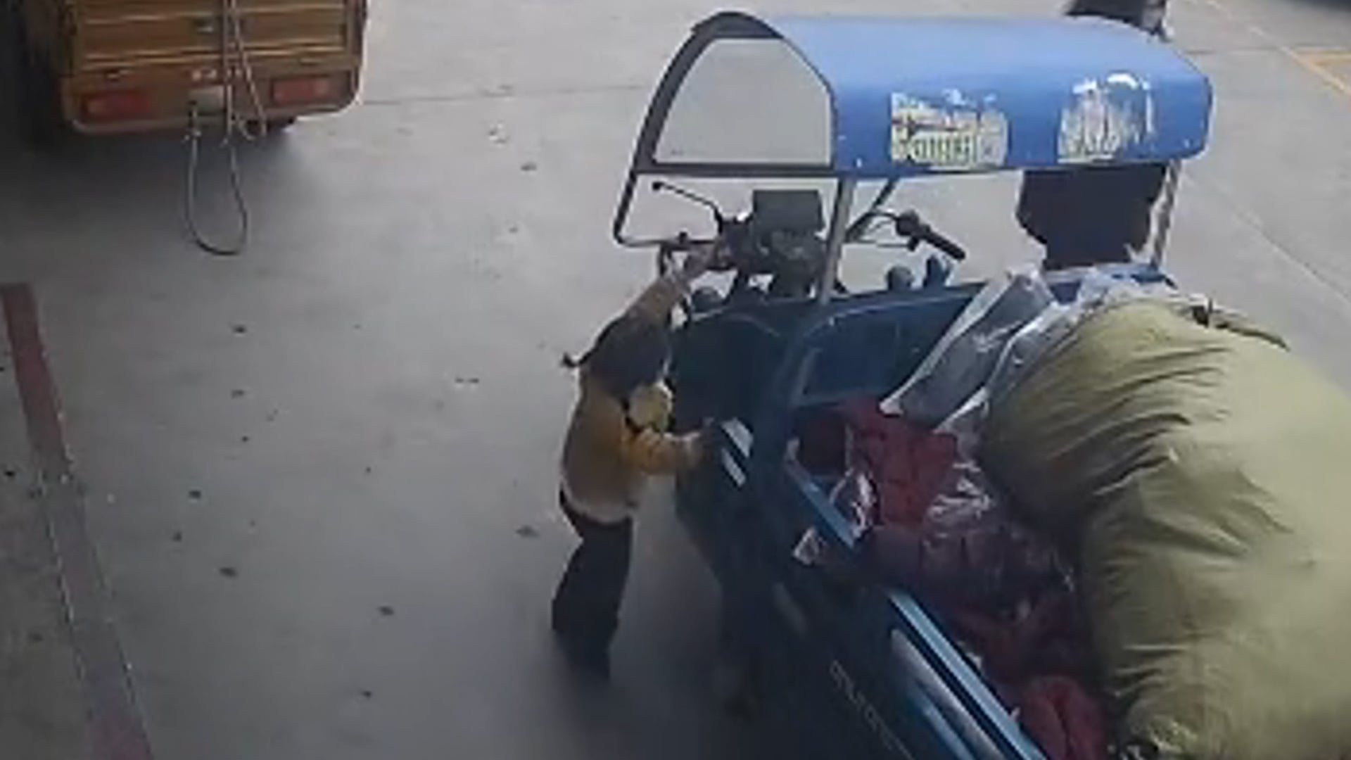 Little girl accidentally crashes cart into parked car causing over £700 ...