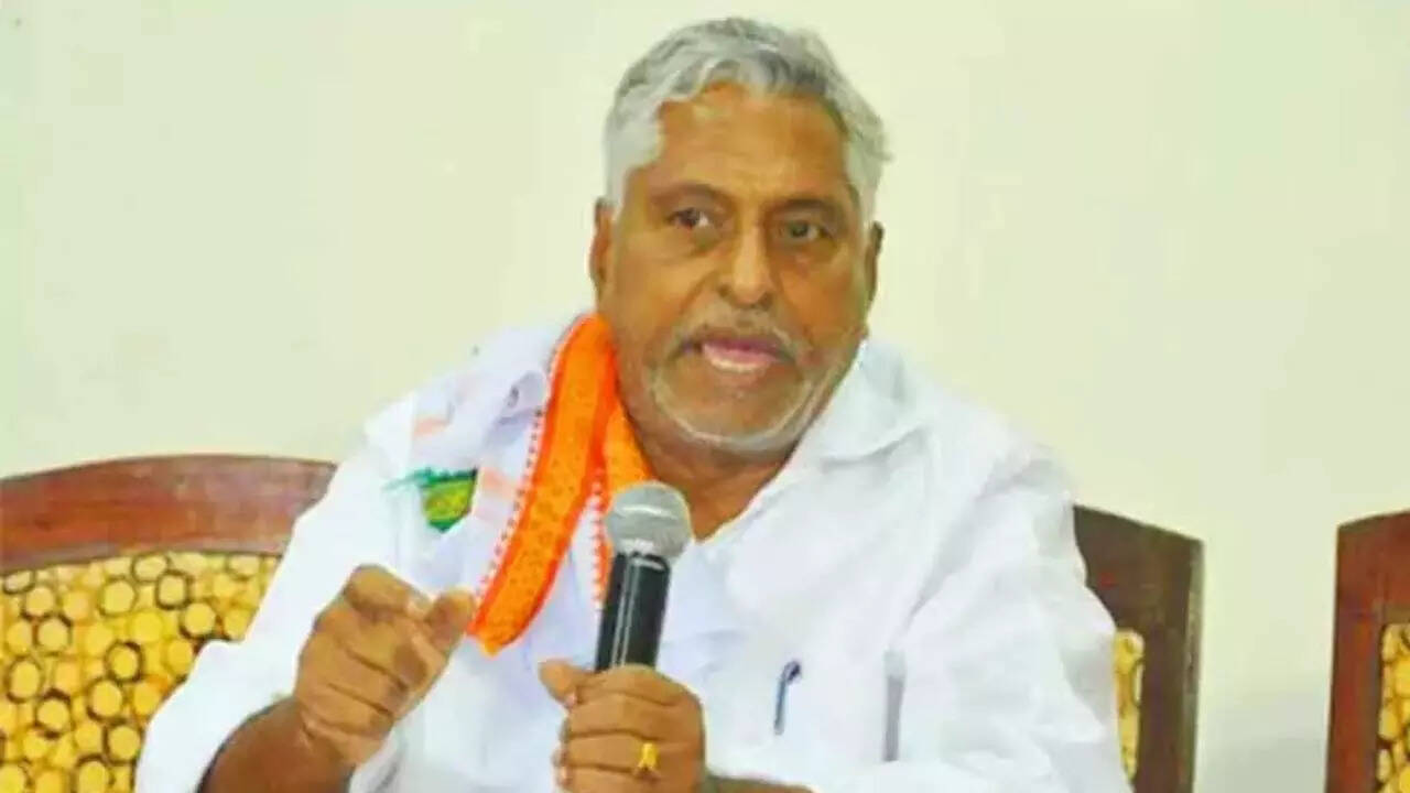 After 42 years, senior leader T Jeevan Reddy resigns from Congress