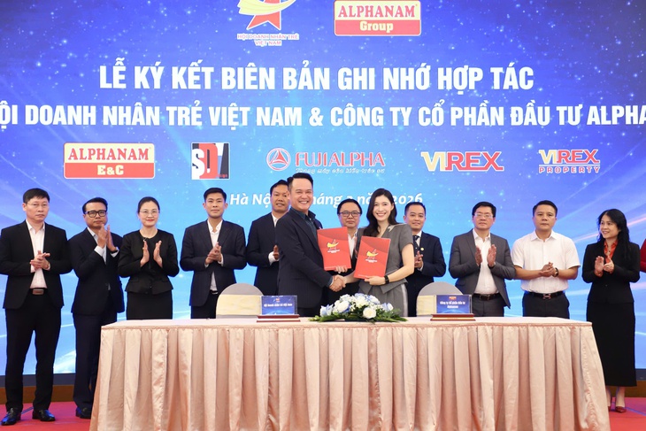 Ra mắt Câu lạc bộ xúc tiến thương mại đầu tư, ký ngay các hợp đồng trăm tỉ