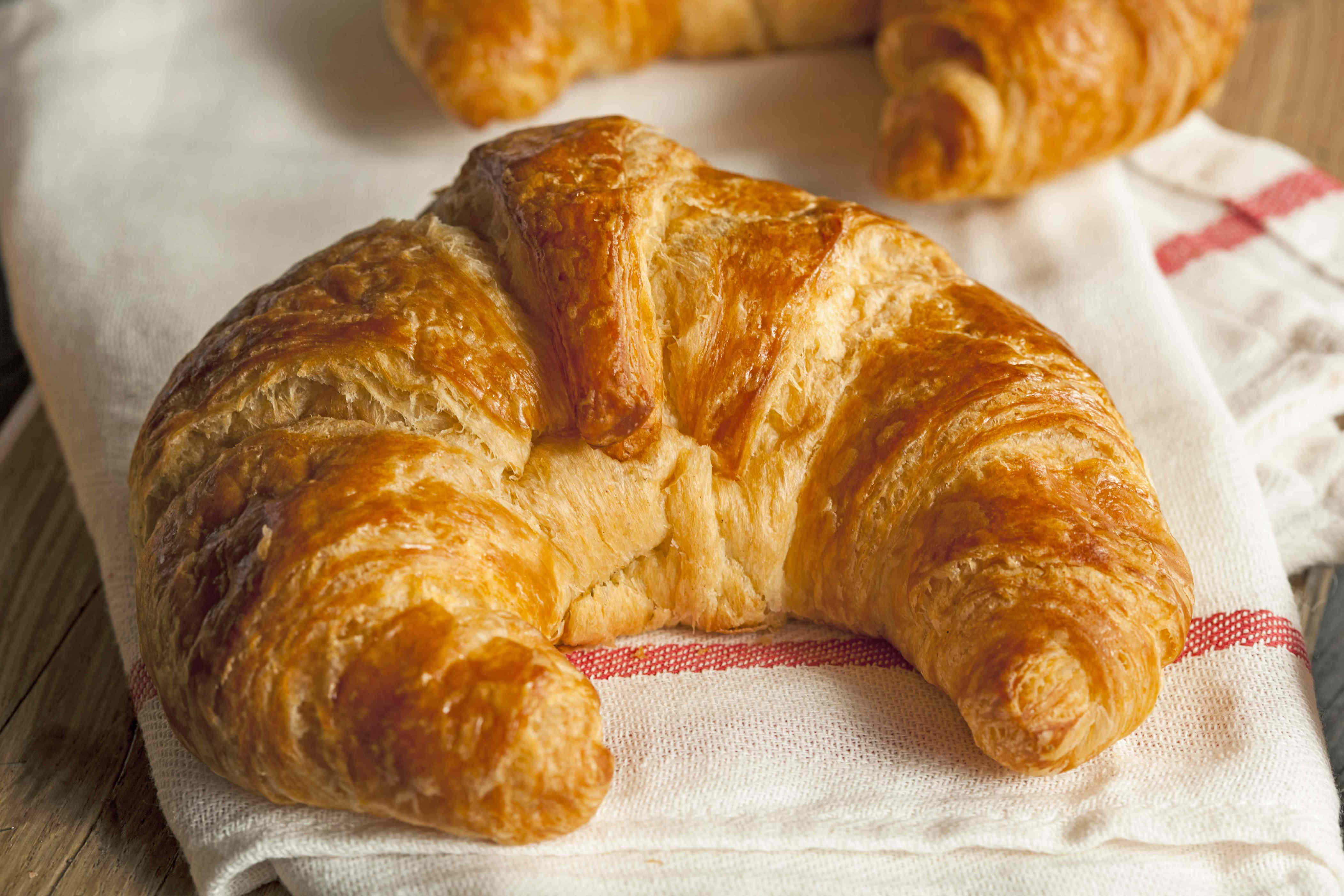 The best store-bought crescent rolls for your Easter brunch, according ...