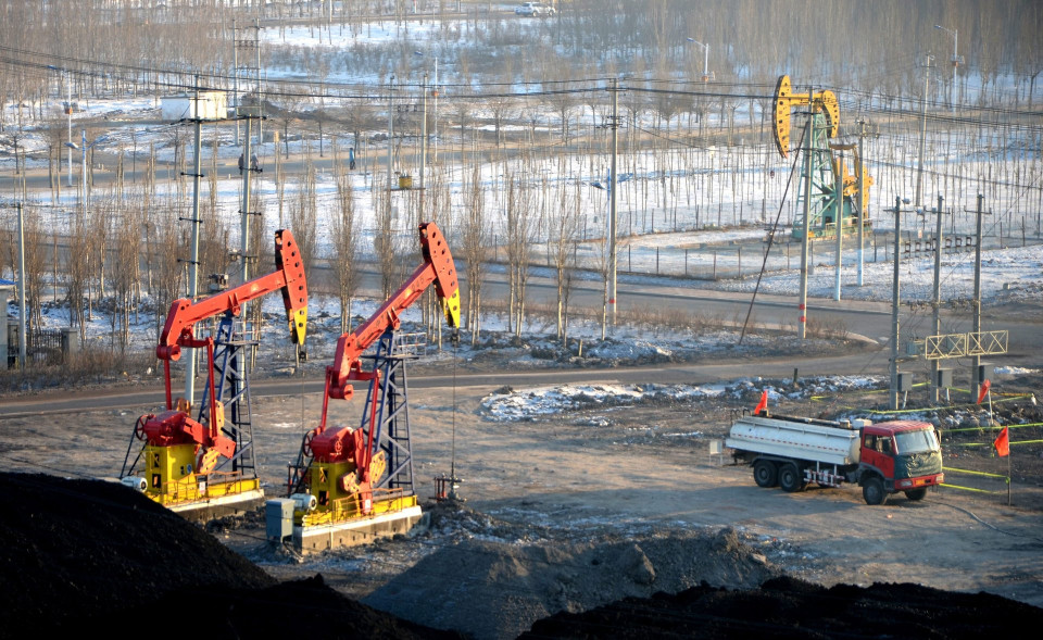 UE sięga po rezerwy ropy. Uwolniono 400 mln baryłek, ale 80 proc. wciąż ...