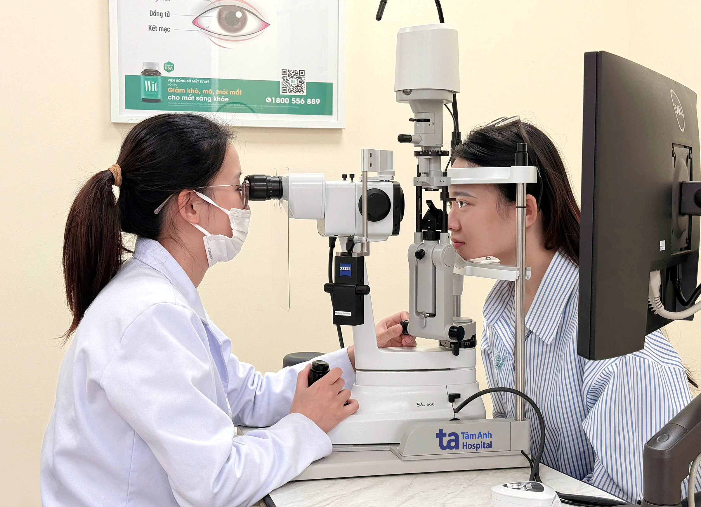 Mắt mờ như có màng che cảnh báo bệnh gì?