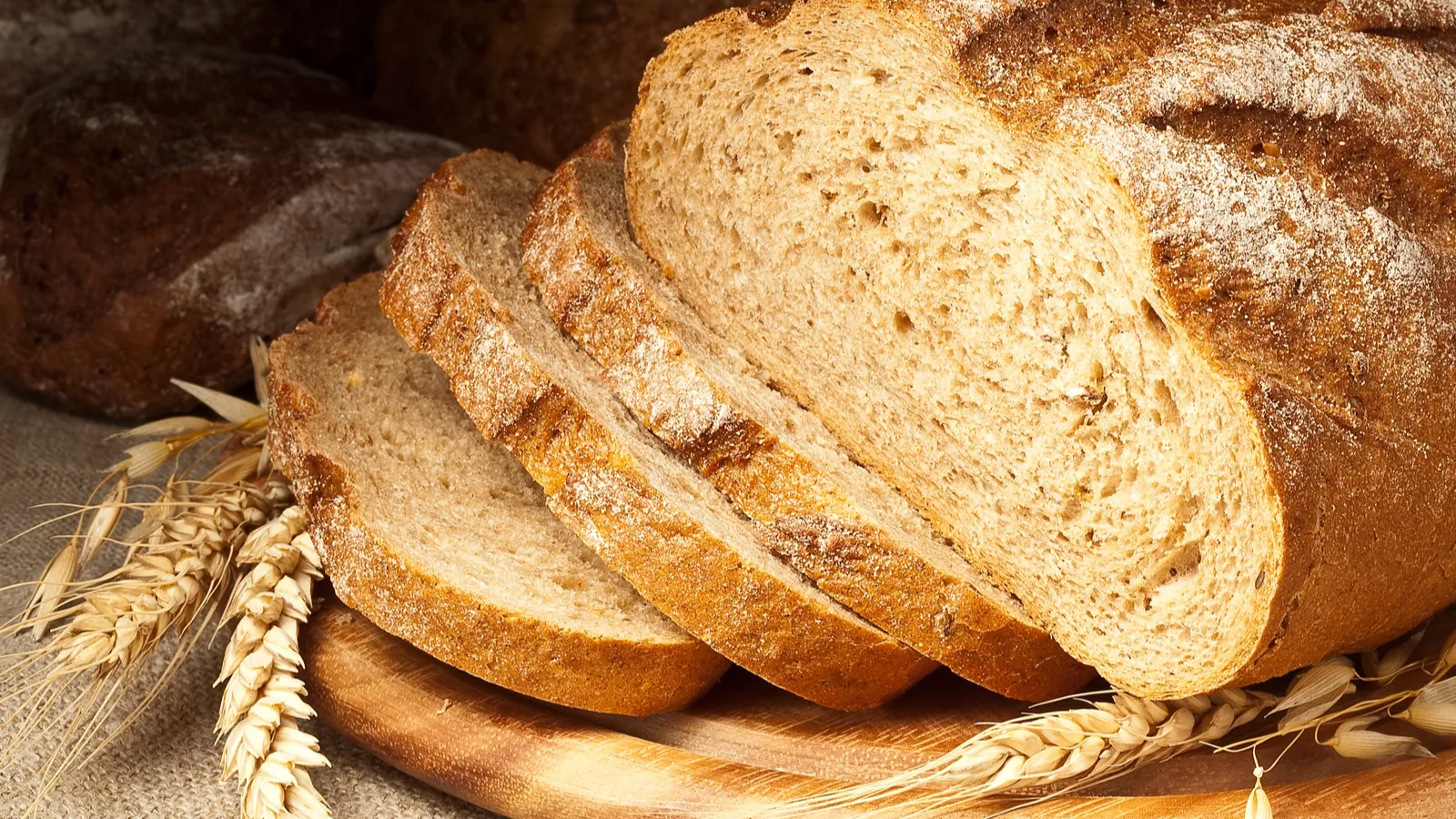 Wondering why your garlic bread never turns out right? Here are the 11 ...