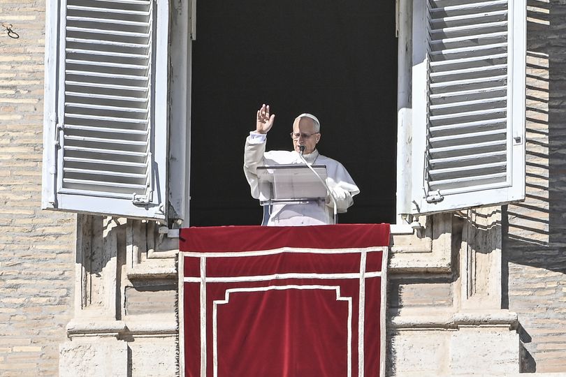 Catholic converts reach 20-year high in US as Gen Z leads new wave of ...