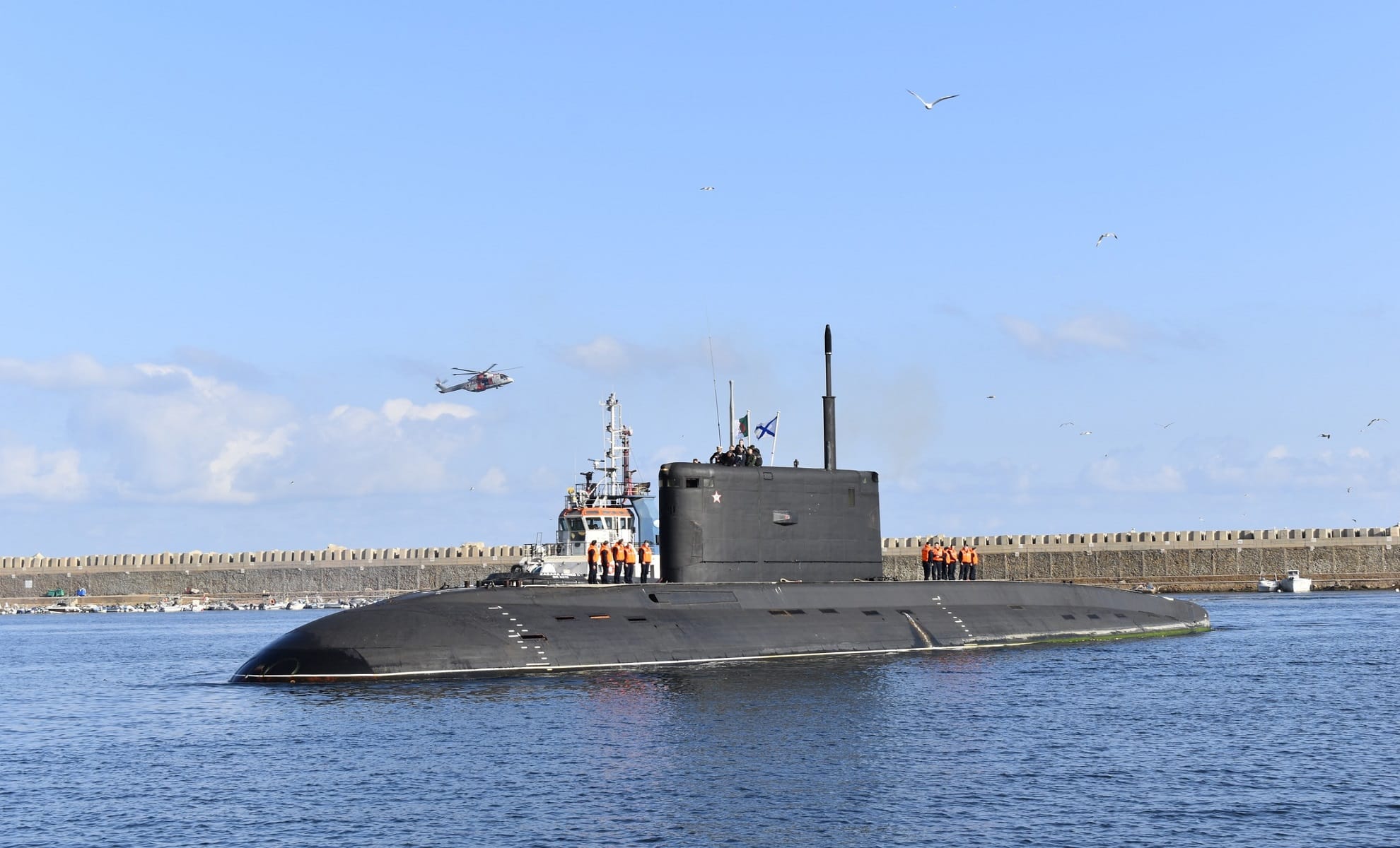 Des navires de guerre russes accostent au port d'Oran (photos)
