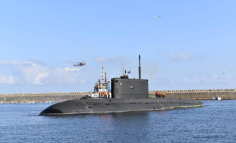 Des navires de guerre russes accostent au port d'Oran (photos)