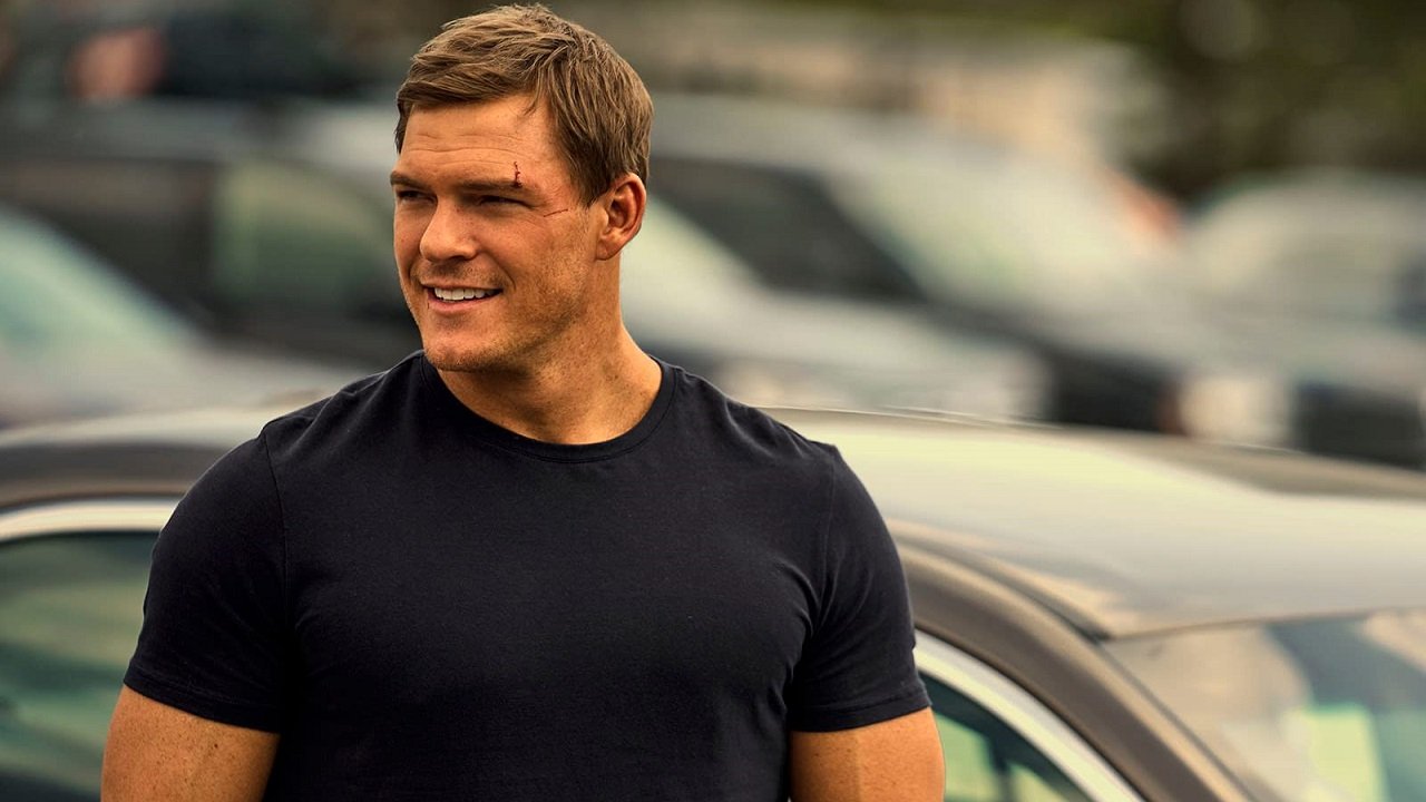 Alan Ritchson rondt de postproductie van seizoen 4 van 'Reacher' af