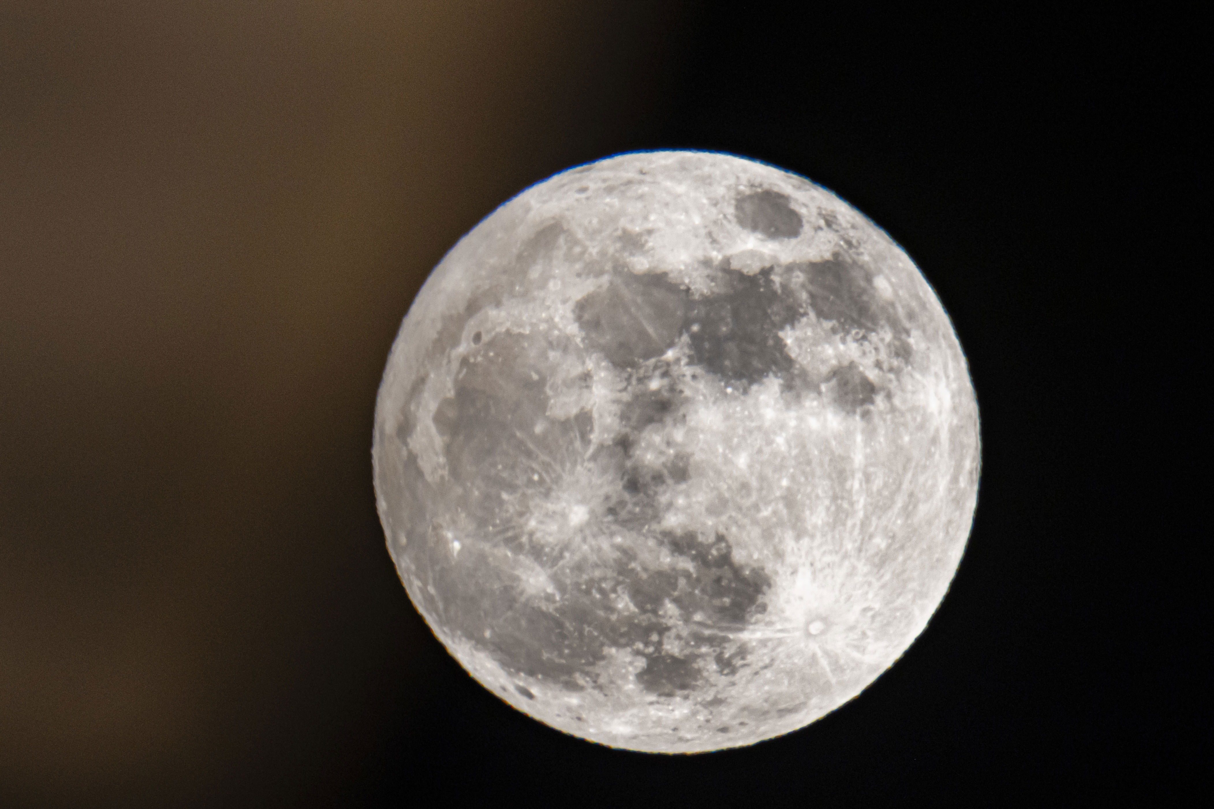 How and when to see the pink moon rise above the UK