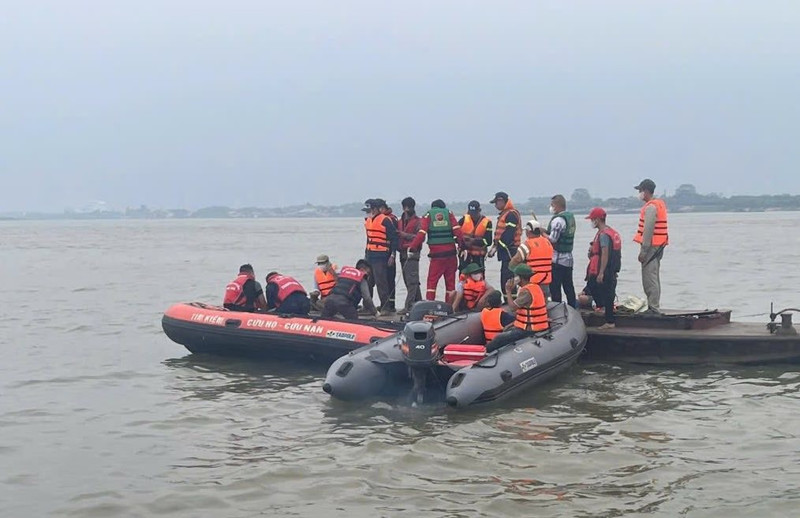 Tìm thấy thi thể nạn nhân thứ hai vụ chìm tàu hàng trên sông Hồng