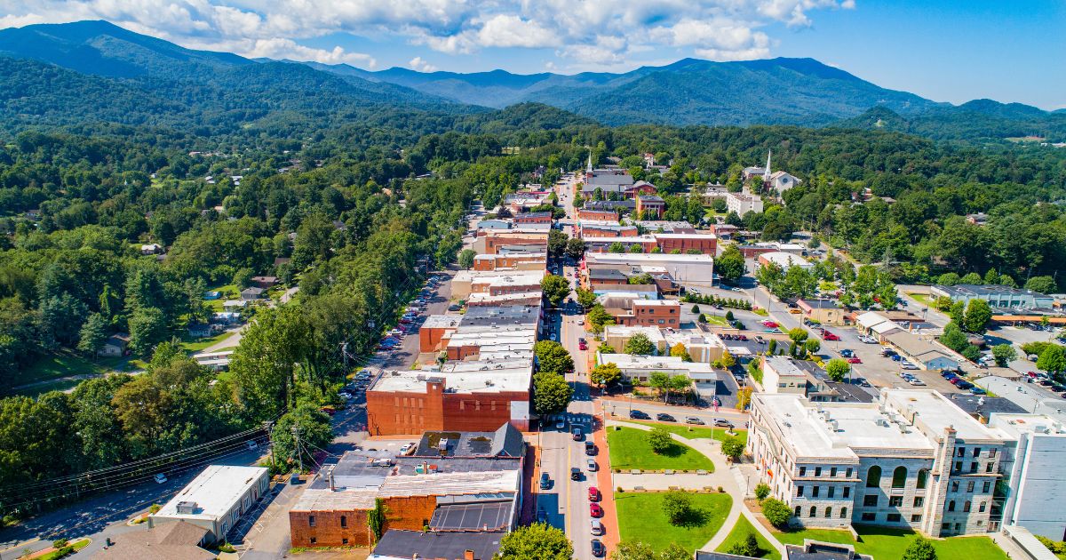This Charming Historic Town Is One of North Carolina's Best-Kept Secrets