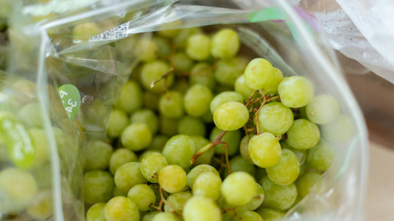 This grocery store trick gets you exactly the amount of grapes you need