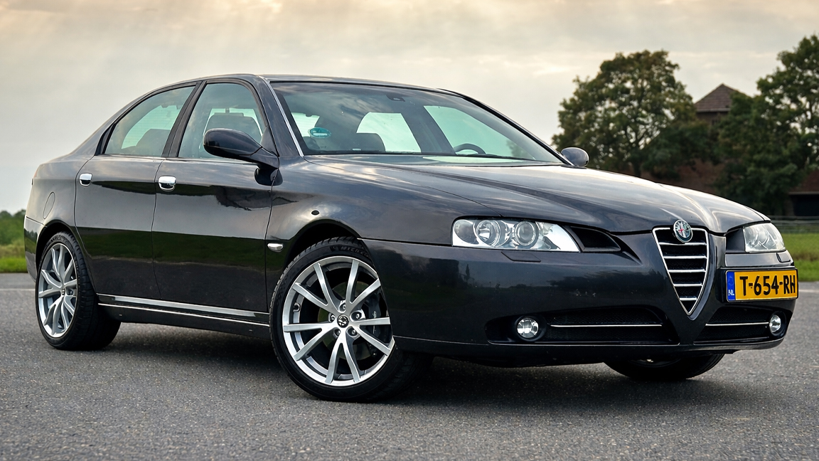 Comfortable sedan with a legendary V6 engine