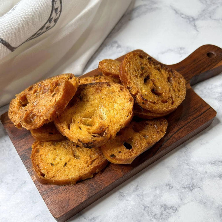 Crusty crispy bread slices
