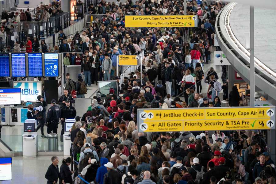 TSA callouts surge, lines grow as DHS funding fight drags on