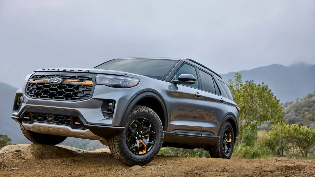 Comparative analysis of the 2026 Ford Explorer and Nissan Pathfinder