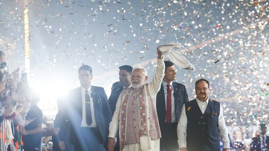 PM Modi emerges as world's most popular global leader with approval ...